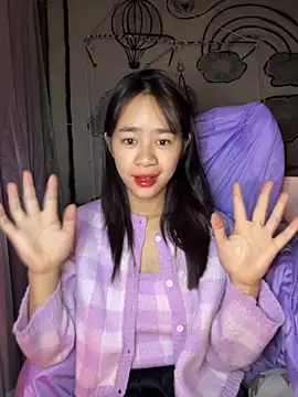 TiNa 04 online show from November 2025 12:33:01 AM