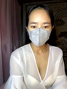TiNa 04 online show from October 2025 10:12:01 PM