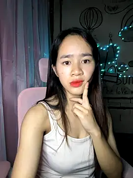 TiNa 04 online show from October 2025 11:00:02 AM