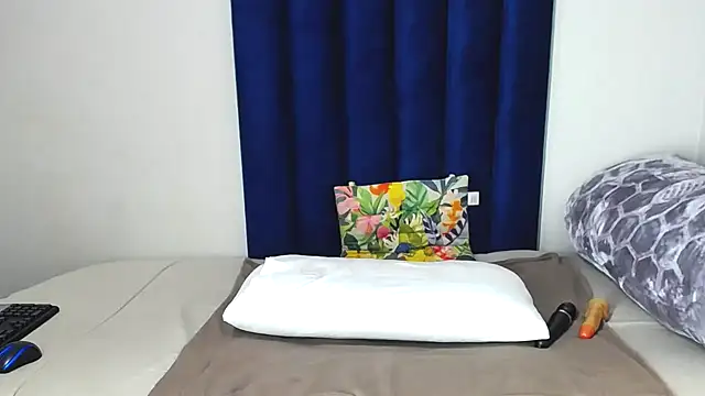 Pinkdollyg online show from November 2025 08:53:01 PM