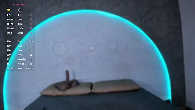 ReinaChloe online show from March 2026 04:22:02 PM