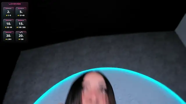 ReinaChloe online show from October 2025 04:28:02 PM