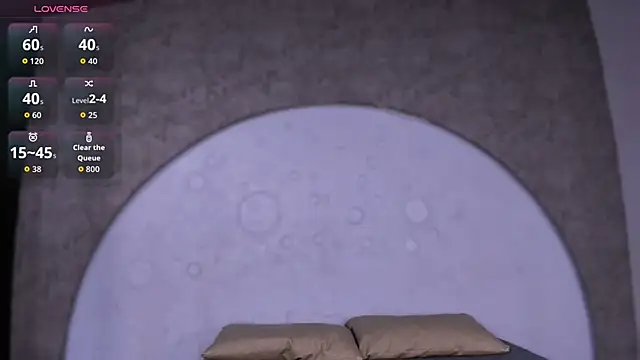 ReinaChloe online show from February 2026 04:03:02 PM