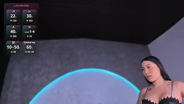 ReinaChloe online show from March 2026 04:14:02 PM