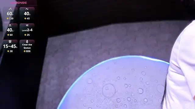 ReinaChloe online show from February 2026 04:04:01 PM