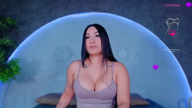 ReinaChloe online show from July 2026 04:26:02 PM