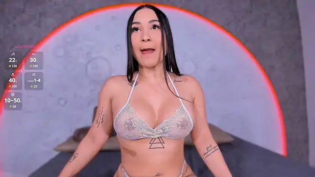 ReinaChloe online show from December 2025 04:44:01 PM