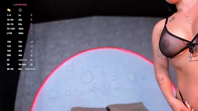 ReinaChloe online show from March 2026 05:14:02 PM