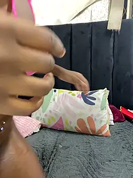 LonelyQueenxx25 online show from February 2026 09:37:02 PM