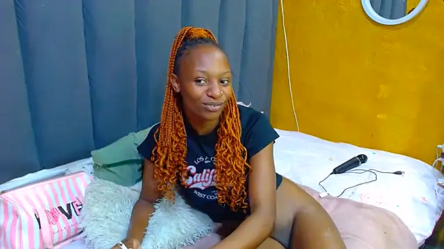 Snapshot of LonelyQueenxx25 chatting on June 2026 08:47:01 PM LonelyQueenxx25 online show from June 2026 08:47:01 PM