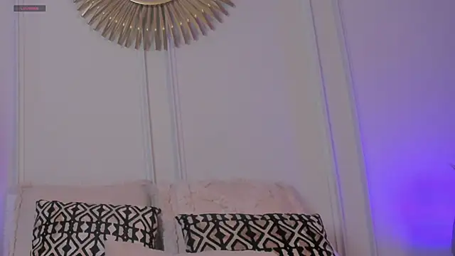 CharlotteBrownn  online show from June 2026 11:15:01 PM