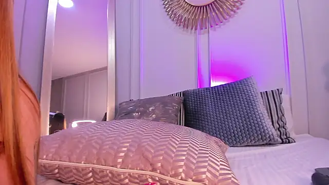 Snapshot of CharlotteBrownn_ chatting on February 2026 12:33:01 AM CharlotteBrownn online show from February 2026 12:33:01 AM