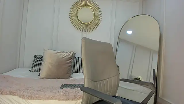 CharlotteBrownn  online show from September 2025 01:22:02 AM
