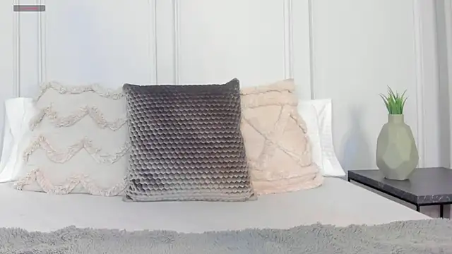 CharlotteBrownn  online show from May 2026 12:50:02 AM