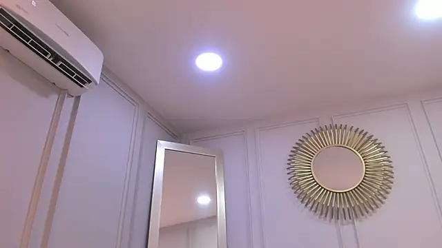 Snapshot of CharlotteBrownn_ chatting on January 2026 04:51:02 AM CharlotteBrownn online show from January 2026 04:51:02 AM