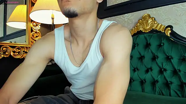 Snapshot of AlessandroKiing chatting on June 2026 12:07:02 AM AlessandroKiing online show from June 2026 12:07:02 AM