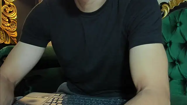 Snapshot of AlessandroKiing chatting on July 2026 10:31:02 PM AlessandroKiing online show from July 2026 10:31:02 PM