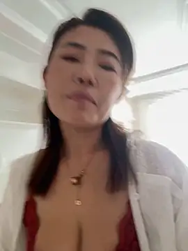 feifei 521 online show from November 2025 02:23:02 AM