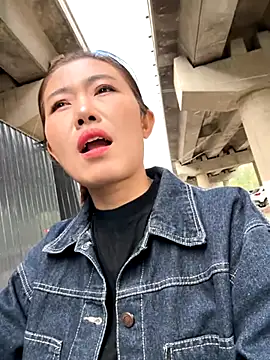 feifei 521 online show from September 2025 03:13:02 AM