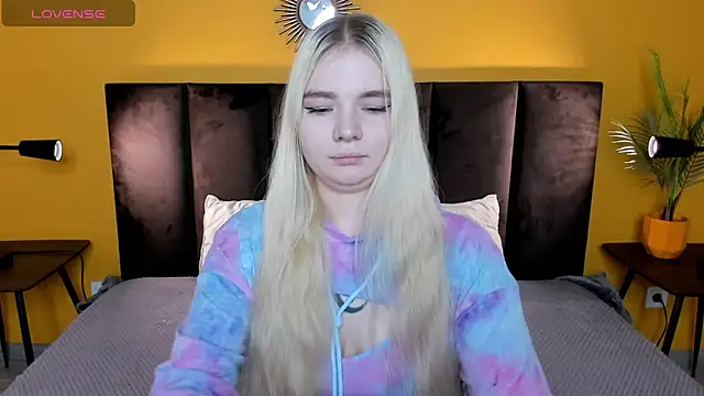 RuthBryant online show from November 2025 12:31:01 AM