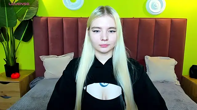 RuthBryant online show from November 2025 12:37:01 AM