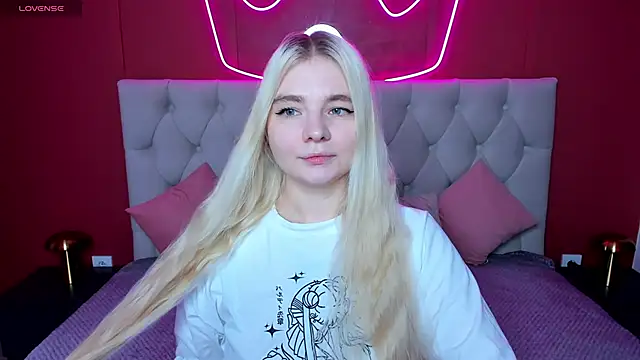 RuthBryant online show from November 2025 01:09:02 AM