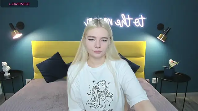 RuthBryant online show from September 2025 01:32:02 AM