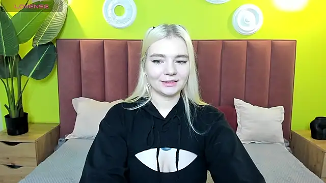 RuthBryant online show from October 2025 01:07:01 AM