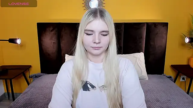 RuthBryant online show from December 2025 12:32:01 AM