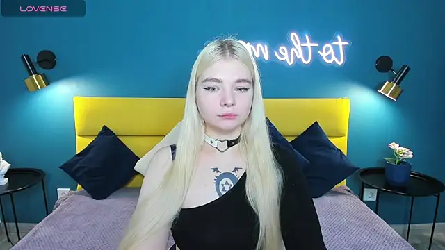 RuthBryant online show from October 2025 01:07:01 AM