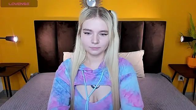 RuthBryant online show from December 2025 12:33:01 AM