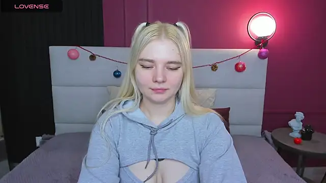 RuthBryant online show from December 2025 12:38:01 AM