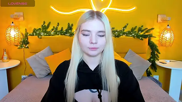 RuthBryant online show from November 2025 12:33:01 AM