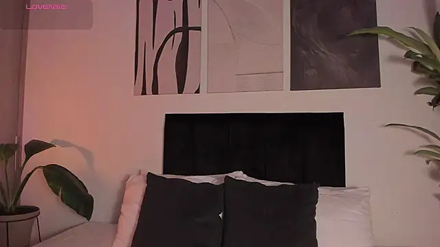 izzyvega   online show from January 2026 01:09:02 AM