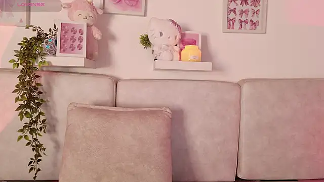 Yumii sweetgirl online show from April 2026 06:21:01 PM