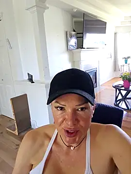 Sugarloveless online show from April 2026 07:31:01 PM