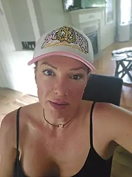 Sugarloveless online show from June 2026 03:01:01 PM