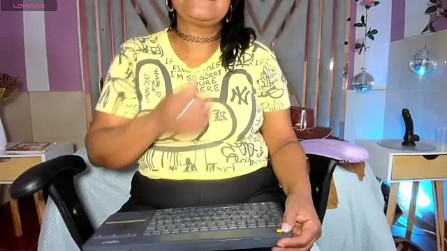 mya blaze online show from September 2025 04:01:02 AM