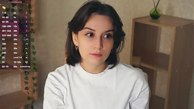 EliseMilby online show from December 2025 07:33:02 AM