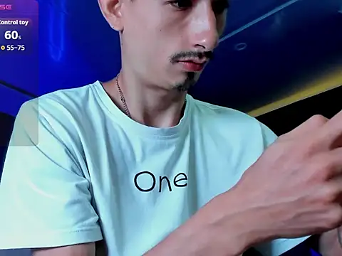 Damartinez27 online show from October 2025 09:52:02 AM