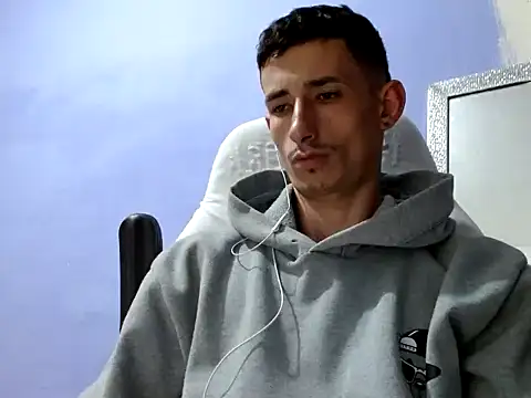 Damartinez27 online show from December 2025 03:25:01 PM