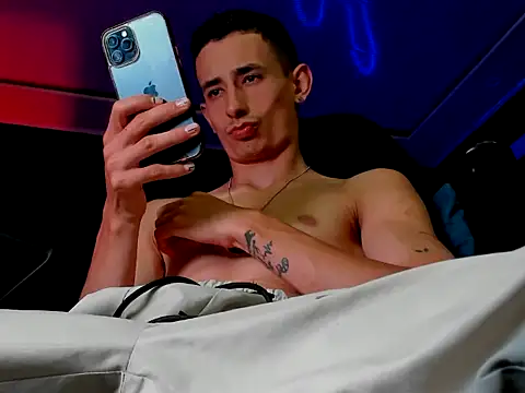 Damartinez27 online show from November 2025 05:45:02 AM