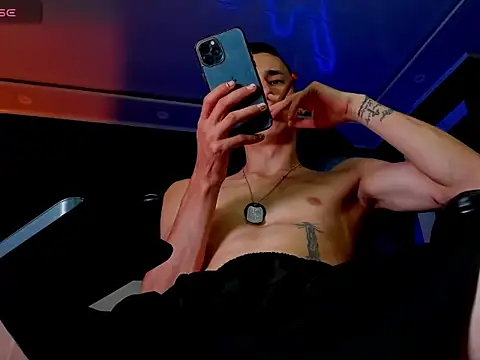 Damartinez27 online show from November 2025 09:24:01 AM