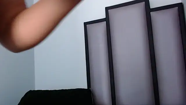 Lucy-23 online show from November 2025 05:17:02 PM