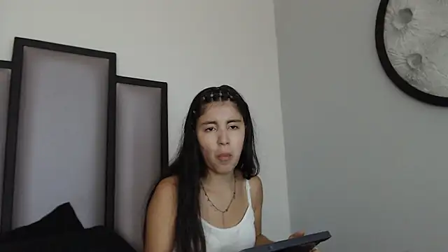 Lucy-23 online show from January 2026 04:49:02 AM