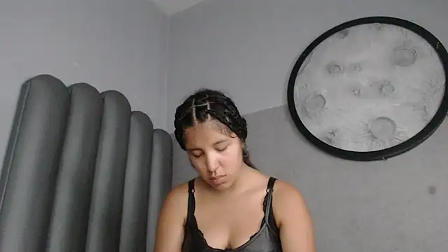 Snapshot of Lucy-23 chatting on April 2026 04:46:01 AM Lucy-23 online show from April 2026 04:46:01 AM