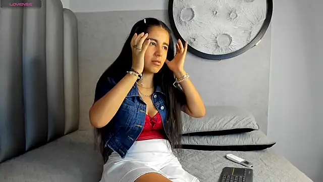 Lucy-23 online show from November 2025 10:46:02 PM