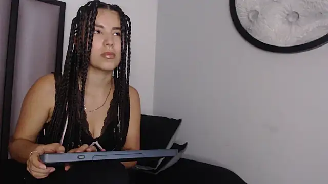 Lucy-23 online show from December 2025 04:14:01 AM