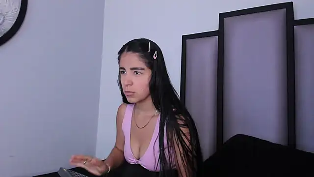 Lucy-23 online show from November 2025 04:12:01 AM