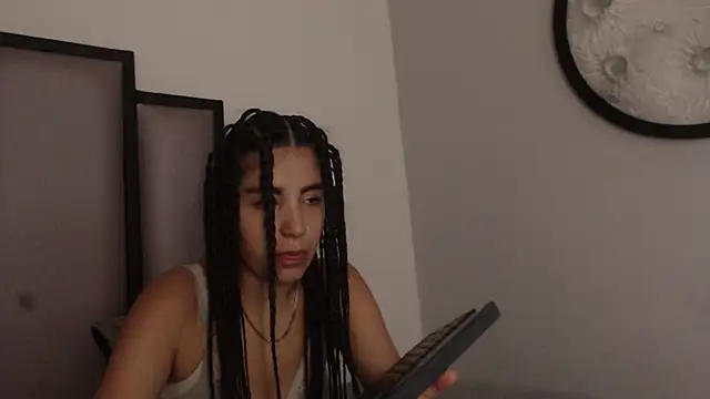 Lucy-23 online show from December 2025 04:13:02 AM